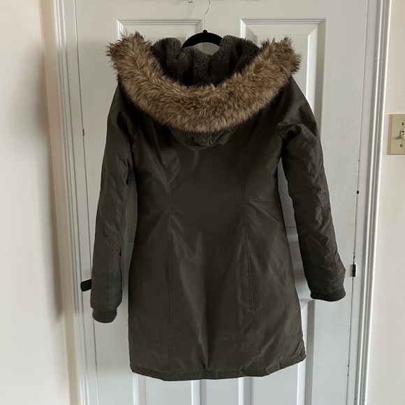 TNA Summit Parka in Dark Olive - Picture 2 of 3